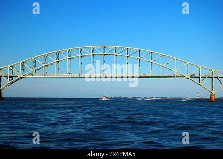 Le pont de Fire Island Inlet, une arche en acier attachée qui s'étend au-dessus de la baie Great South à long Island Banque D'Images