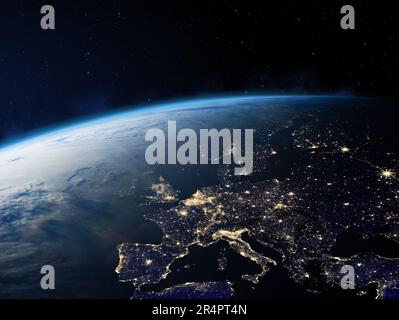 Planète Terre de l'espace la nuit. L'Europe de nuit vue de l'espace avec lumières de la ville. Éléments de cette image fournis par la NASA. Banque D'Images