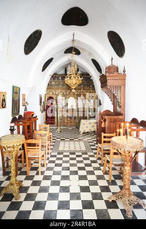 Intérieur d'une église orthodoxe grecque traditionnelle Banque D'Images
