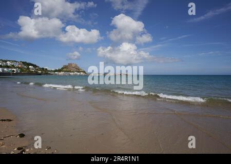 Gorey, Jersey, îles Anglo-Normandes, montrant le château du Mont Orgeuil datant du 13th siècle. Banque D'Images