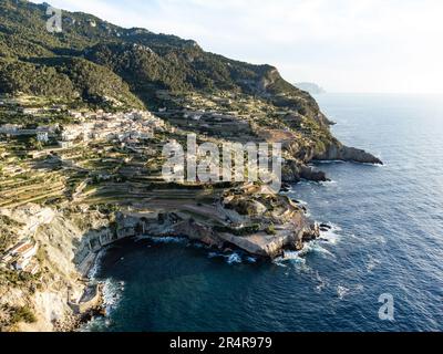 Banyalbufar à Serra de Tramuntana, Majorque, vue aérienne Banque D'Images