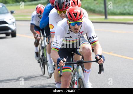 Coupe du monde UCI, courses sur route, Huntsville, Alabama, États-Unis. 29th mai 2023. Kevin le Cunff de France, vainqueur de la course sur route C5 pour hommes et vainqueur de la série de coupe du monde C5 pour hommes. Crédit : Casey B. Gibson/Alay Live News Banque D'Images