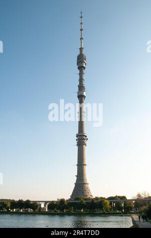 La tour de radio et de télévision d'Ostankino à Moscou Banque D'Images
