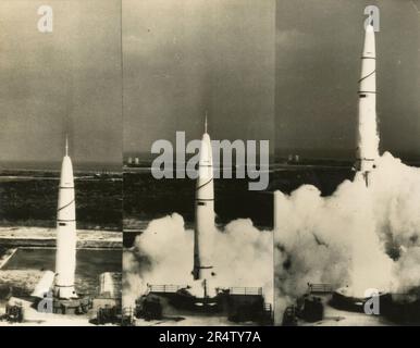 LANCEMENT d'un missile balistique À portée intermédiaire DE LA US Air Force Thor à Cape Canaveral, USA 1958 Banque D'Images