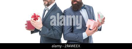 Cadeau de taille basse barbu acheté. Achats de vacances. Achetez des cadeaux. Préparé quelque chose de spécial. Cadeaux classiques pour homme. Les gens d'affaires célèbrent les vacances Banque D'Images