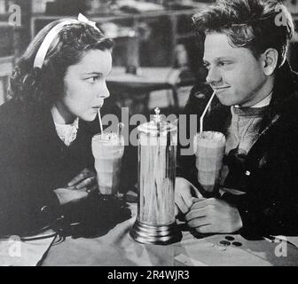 « L'amour trouve Andy Hardy », 1938 ans, avec Judy Garland et Mickey Rooney. Sur la base d'une pièce d'Aurania Rouverol, le premier film sur le juge Hardy et sa famille a été produit comme une image bon marché 'B'. Banque D'Images