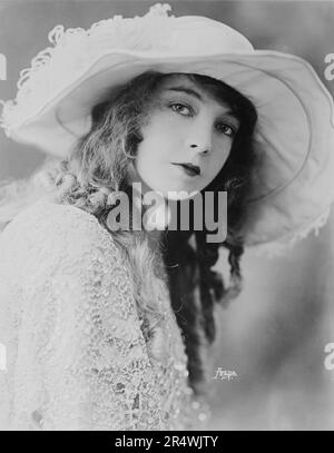 Photographie de Lillian Gish (1893-1993) American la scène, de l'écran de télévision et actrice, réalisatrice et scénariste. Datée 1930 Banque D'Images