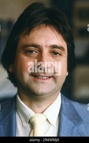 Portrait de l'animateur de télévision français Jean-Pierre Descombes, vers 1985. Banque D'Images