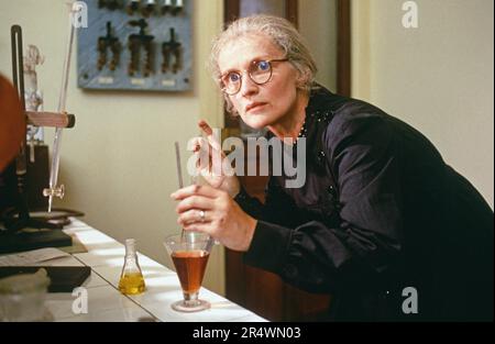 Marie-Christine Barrault sur le tournage du film 'actions Marie Curie, une femme honorable', en juin 1989.. Banque D'Images