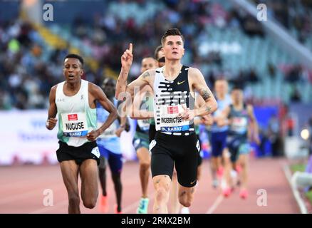 Jakob Ingebrigtsen (NOR) célèbre après avoir remporté le 1.500m en 3:32,59 lors du Meeting International Mohammed VI d'Athletisme de Rabat au complexe sportif Prince Moulay Abdellah, dimanche 28 mai 2023, à Rabat, Maroc. (Jiro Mochizuki/image du sport) Banque D'Images