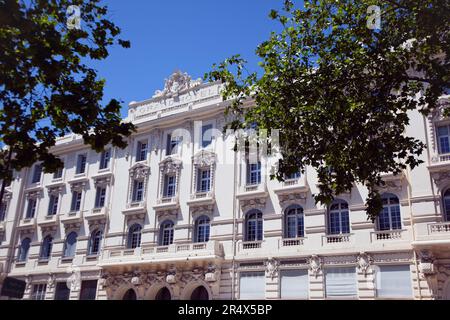 France, Provence-Alpes-Côte d'Azur, Antibes, ancien bâtiment du Grand Hôtel sur la place du général de Gaulle. Banque D'Images