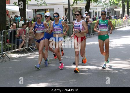 Le groupe leader des 20km femmes au championnat européen de l'équipe de marche de course 2023 Banque D'Images