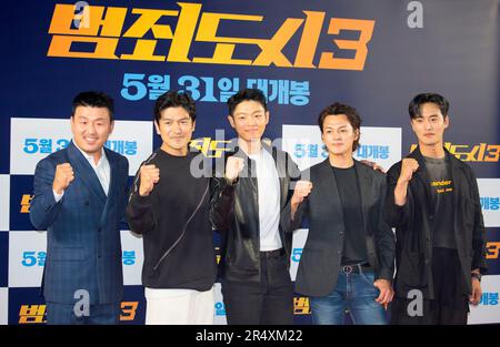 Kim min-Jae, Lee Ji-Hoon, Kim Do-Geon, Choi Dong-Goo, Lee se-Ho, 22 mai 2023 : (G-D) les acteurs sud-coréens Kim min-Jae, Lee Ji-Hoon, Kim do-Geon, Choi Dong-Goo et Lee se-Ho assistent à une séance photo avant un avant-goût VIP du film sud-coréen "The Roundup: No Way Out" à Séoul, Corée du Sud. « The Roundup: No Way Out », le troisième épisode de la série « The Outlaws » sera consacré aux théâtres locaux sur 31 mai. Credit: Lee Jae-won/AFLO/Alay Live News Banque D'Images