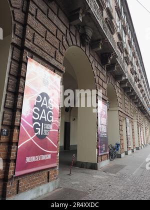 TURIN, ITALIE - VERS AVRIL 2023: Teatro Regio traduction Royal Theatre Banque D'Images