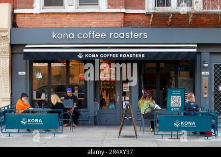 Kona Coffee and Company, 57 2nd Avenue, New York, New York, New York photo d'un café dans le quartier East Village de Manhattan. Banque D'Images