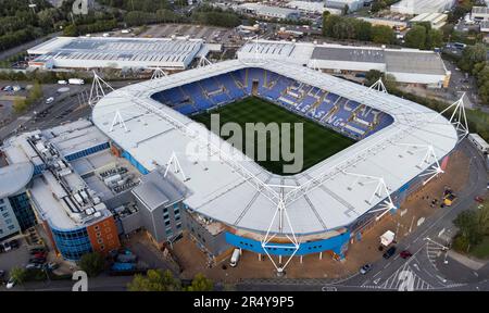 Vue aérienne du Select car Leasing Stadium, stade de Reading FC. Il est plus connu comme le stade Madejski Banque D'Images