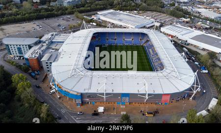 Vue aérienne du Select car Leasing Stadium, stade de Reading FC. Il est plus connu comme le stade Madejski Banque D'Images