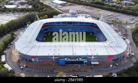 Vue aérienne du Select car Leasing Stadium, stade de Reading FC. Il est plus connu comme le stade Madejski Banque D'Images