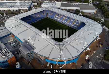 Vue aérienne du Select car Leasing Stadium, stade de Reading FC. Il est plus connu comme le stade Madejski Banque D'Images