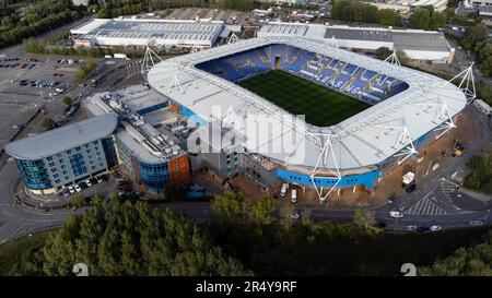 Vue aérienne du Select car Leasing Stadium, stade de Reading FC. Il est plus connu comme le stade Madejski Banque D'Images