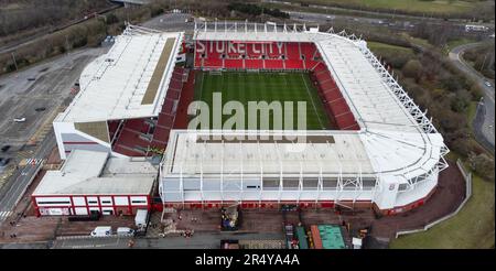 Vue aérienne du stade Bet365, stade de Stoke City FC. Le terrain est probablement mieux connu sous le nom de stade Britannia Banque D'Images