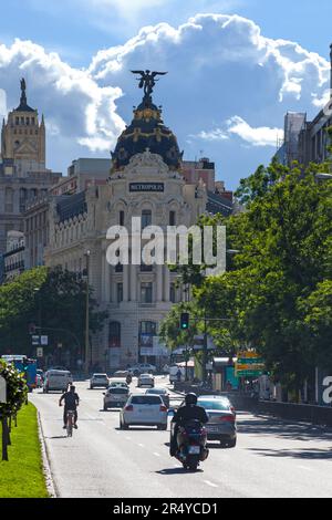 Madrid, Espagne - 06 juin 2018: Le bâtiment Metropolis (espagnol: Edificio Metrópolis) est un immeuble de bureaux à Madrid, Espagne, au coin de l'appel Banque D'Images