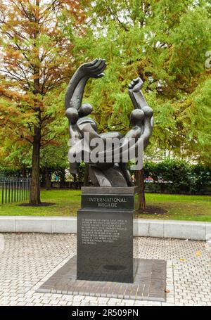 La Brigade internationale memorial, situé dans la région de Jubilee Gardens, Londres, Angleterre, Royaume-Uni Banque D'Images