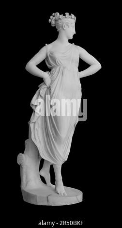 Statue ancienne. Sculpture danseuse d'Antonio Canova au Musée de l'Ermitage. Photo isolée de chef-d'œuvre avec masque Banque D'Images