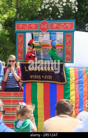 Bellow Maypole danse sur le village vert à Wollow, dans le tinghamshire Banque D'Images