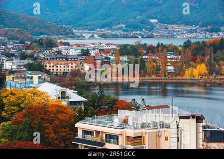 Lac kawaguchi, préfecture de Yamanashi, Japon en automne. Banque D'Images