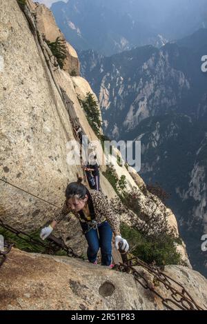 Piste de planche, la randonnée la plus dangereuse du monde, montagne sacrée de Huashan, Chine Banque D'Images