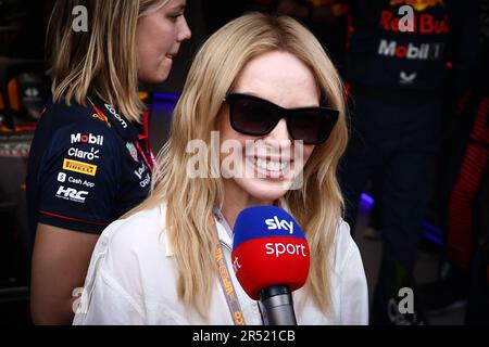 Kylie Minogue est vue dans le garage Red Bull Racing lors du Grand Prix de Monaco F1 au circuit de Monaco sur 27 mai 2023 à Monte-Carlo, Monaco. Banque D'Images