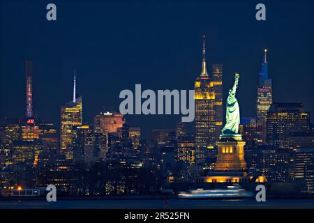 Manhattan NYC Icons - Découvrez quelques-unes des structures emblématiques classiques de New York. Vu dans cette image est un Vanderbilt, la rangée de milliardaires et le Sta Banque D'Images