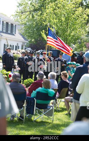 Événement du Memorial Day. Dennis, Massachusetts, (Cape Cod) , États-Unis. Regarder la garde des couleurs et l'événement Banque D'Images