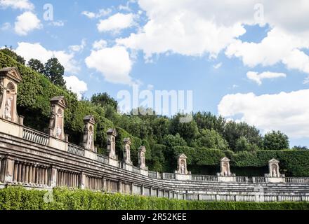 Florence, Italie. Vieux Jardins de Boboli au cours d'une journée ensoleillée en saison estivale Banque D'Images