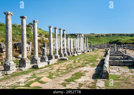 Portique à la fontaine de Nymphaieum, site archéologique de Perge, Agora, Antalya, Riviera turque, Turquie Banque D'Images