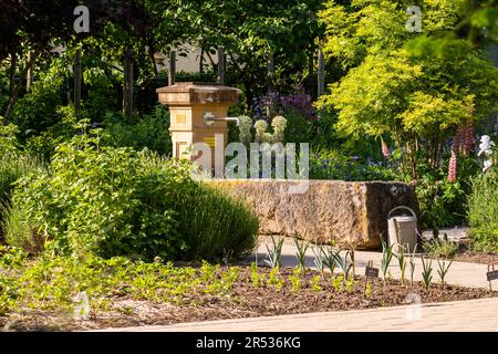 Là où le temps se trouve encore - à la découverte d'une oasis cachée de paix et de sérénité dans un jardin de monastère Banque D'Images
