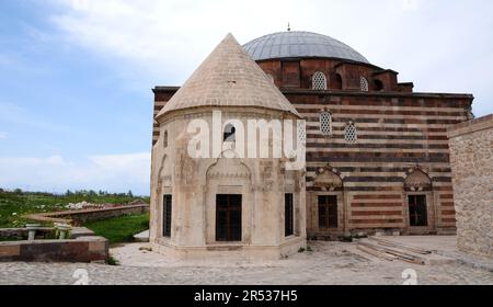 Van Castle, situé dans la ville de Van, Turquie, a été construit pendant la période de l'Ourartian. Il y a des colonies anciennes autour. Banque D'Images