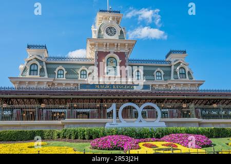 Statues de célébration de 100 ans de Disney au Royaume magique en Floride Banque D'Images