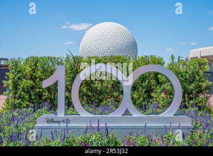 Statues de célébration de 100 ans de Disney à l'Epcot en Floride Banque D'Images