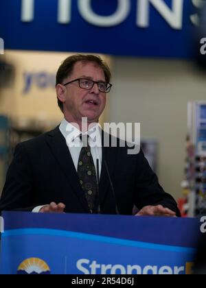 Vancouver, C.-B., Canada, 31 mai 2023. Le ministre de la santé de l'oif, Adrian dix, fait le point sur les services pharmaceutiques en Colombie-Britannique, donnant aux pharmaciens le pouvoir de rédiger des ordonnances limitées à partir de 1 juin 2023. Photos Wes Shaw/ShotBug Press Banque D'Images