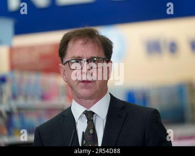 Vancouver, C.-B., Canada, 31 mai 2023. Le ministre de la santé de l'oif, Adrian dix, fait le point sur les services pharmaceutiques en Colombie-Britannique, donnant aux pharmaciens le pouvoir de rédiger des ordonnances limitées à partir de 1 juin 2023. Photos Wes Shaw/ShotBug Press Banque D'Images