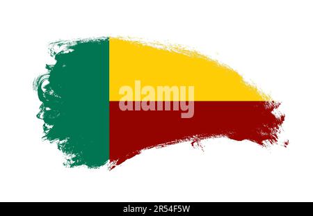 Drapeau national du Bénin peint avec pinceau sur blanc isolé Banque D'Images