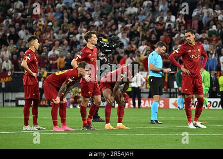 Budapest, Hongrie. 31 mai 2023, Stephan El Shaarawy (Roma)Nicola Zalewski (Roma)Diego Llorente (Roma)Georginio Wijnaldum (Roma) Chris Smiling (Roma) lors du match final de la Ligue UEFAEuropa entre Séville 5-2 (d.c.r.) Roma à l'aréna de Puskas sur 31 mai 2023 à Budapest, Hongrie. Credit: Maurizio Borsari/AFLO/Alay Live News Banque D'Images