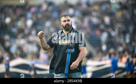 Chester, Pennsylvanie, États-Unis. 31st mai 2023. 31 mai 2023, joueur de Chester PA-Philadelphia Eagles, JASON KELCE, a été l'invité spécial de l'Union à battre le tambour avant le match contre Charlotte FC au parc Subaru à Chester, PA (Credit image: © Ricky Fitchett/ZUMA Press Wire) USAGE ÉDITORIAL SEULEMENT! Non destiné À un usage commercial ! Banque D'Images