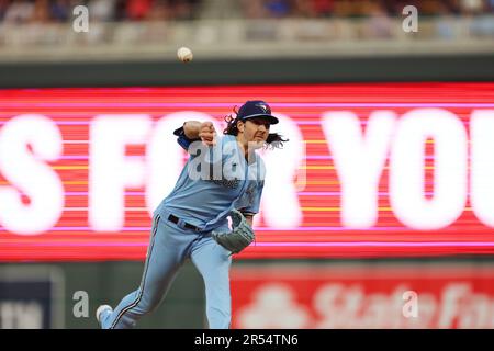 26 mai 2023, Minneapolis, Minnesota, États-Unis : 26 mai 2023, Minneapolis, Minnesota, États-Unis : le premier joueur des Blue Jays de Toronto, Vladimir Guerrero Jr. (27), joue entre les Blue Jays de Toronto et les Twins du Minnesota sur le terrain Target. Crédit obligatoire: Bruce Fedyck Zuma Press (image de crédit: © Bruce Fedyck/ZUMA Press Wire) USAGE ÉDITORIAL SEULEMENT! Non destiné À un usage commercial ! Banque D'Images