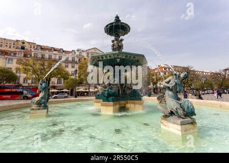 Lisbonne, Portugal - 04 03 2023: Place Rossio Fontaine Sud fonte Sul do Rossio à Lisbonne, Portugal Banque D'Images