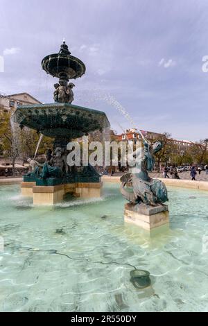 Lisbonne, Portugal - 04 03 2023: Place Rossio Fontaine Sud fonte Sul do Rossio à Lisbonne, Portugal Banque D'Images