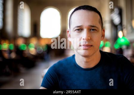 Ron Leshem, écrivain et producteur de télévision israélo-américain, créateur de l'EUPHORIE originale (refaite par HBO). Photographe : EVA Rachel Tine Banque D'Images