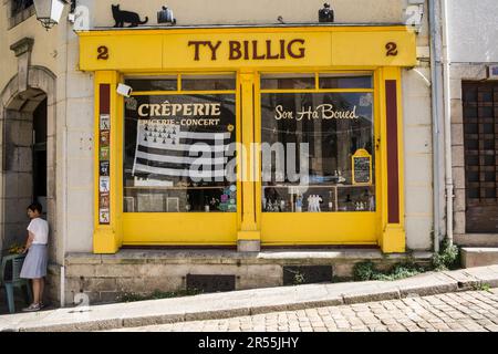 Quimperle (Bretagne, Nord-Ouest de la France): crêperie "Crêperie Ty Billig" dans le centre ville Banque D'Images